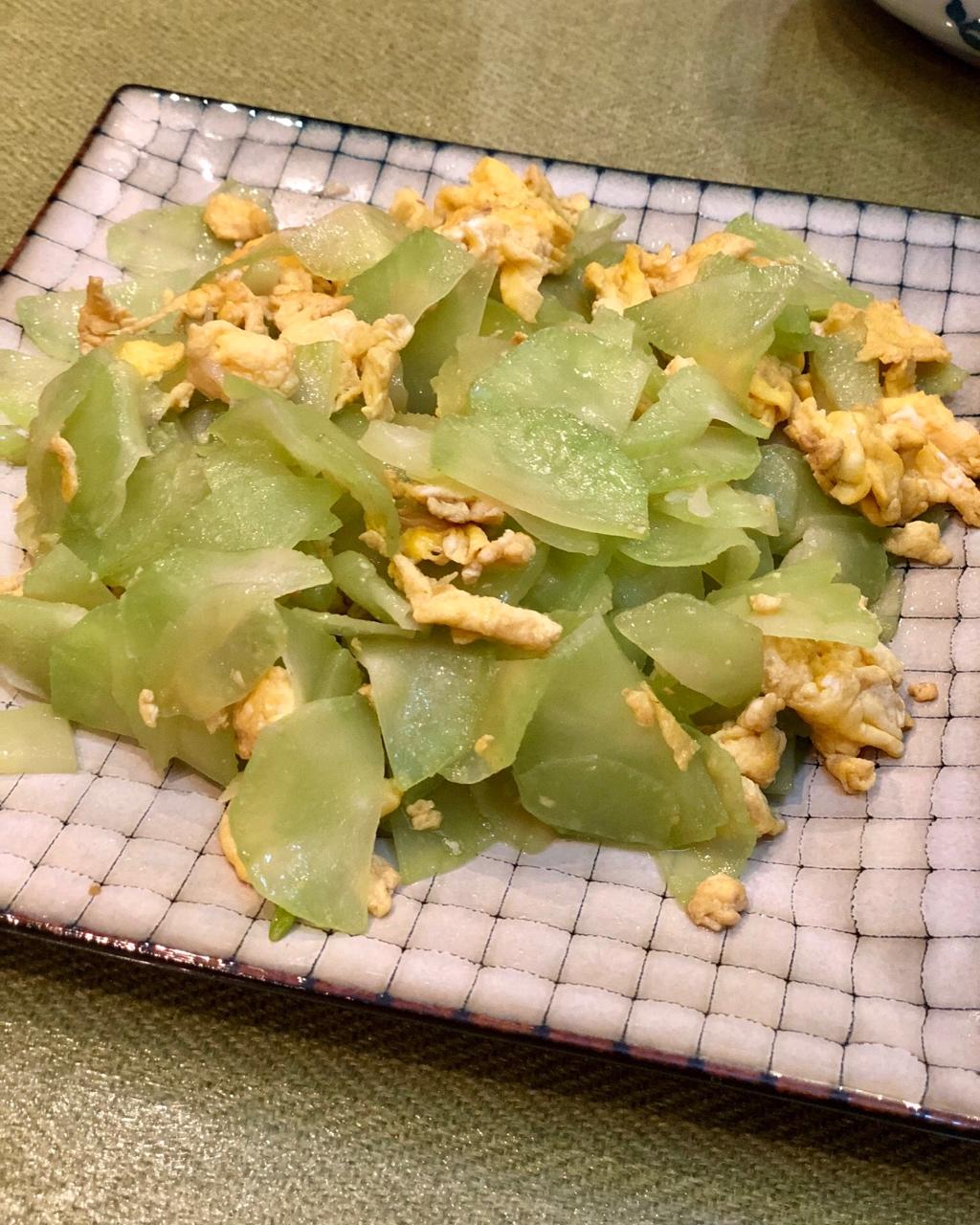 莴笋炒鸡蛋