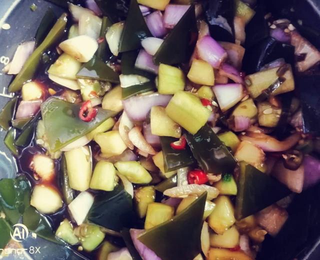 凉拌黄瓜洋葱海带的做法