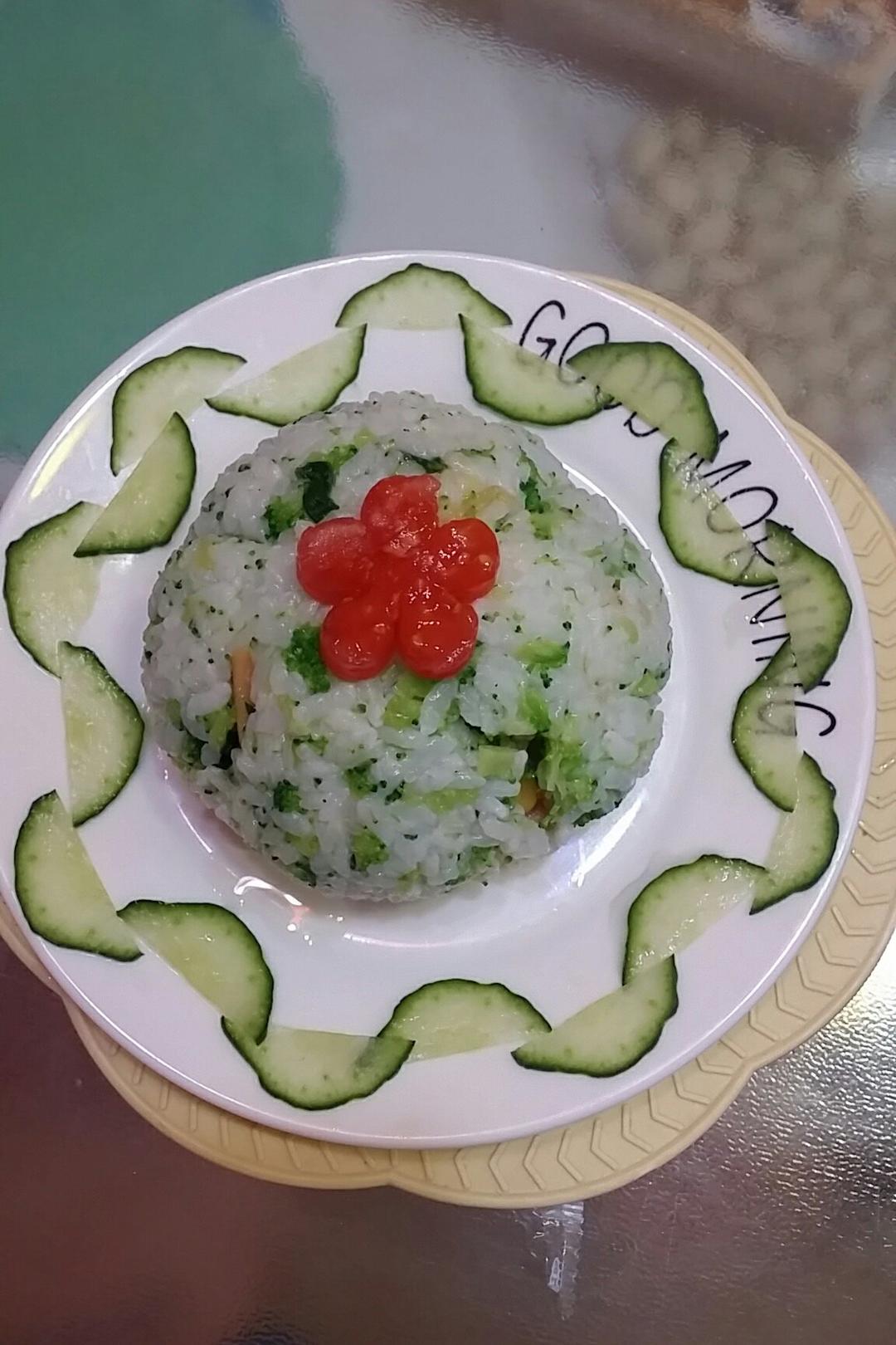 西蓝花培根鲜蔬饭团