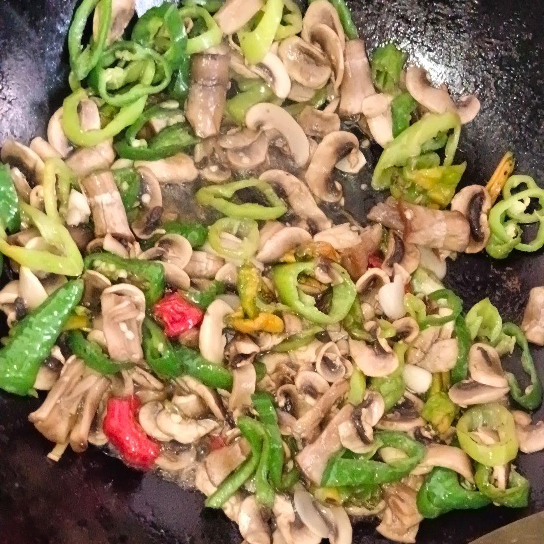 素炒鲜口蘑（白蘑菇），快手家常菜