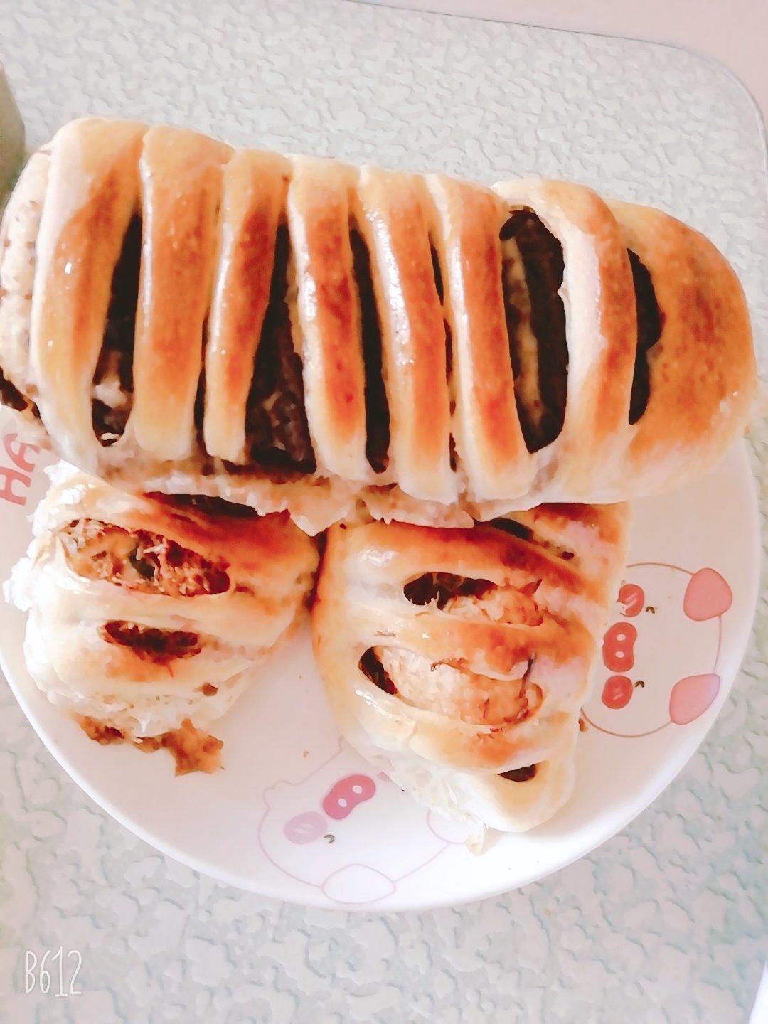 毛毛虫豆沙面包