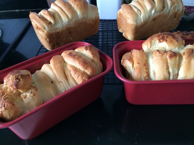 手撕千层肉松面包