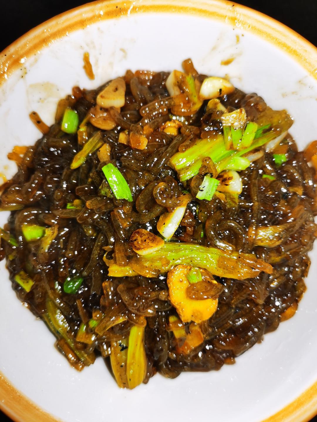 芹菜炒粉条(故乡的味道)