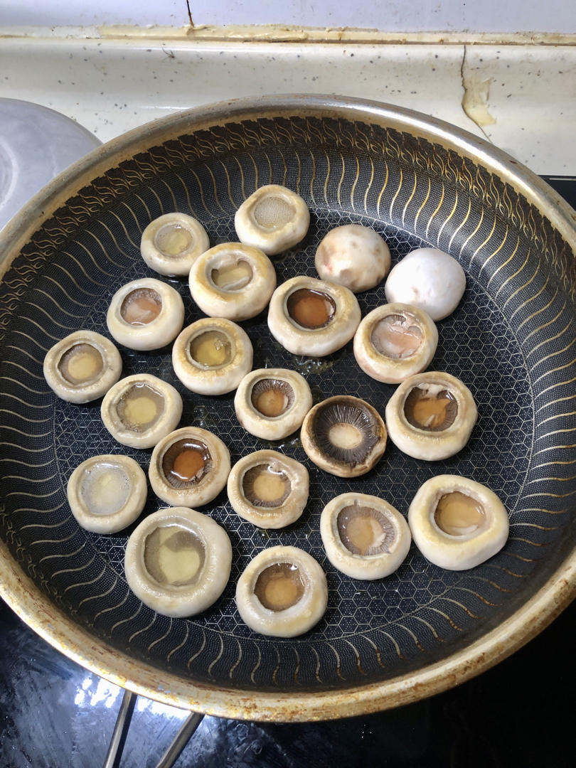 香煎口蘑  鲜的扭起来