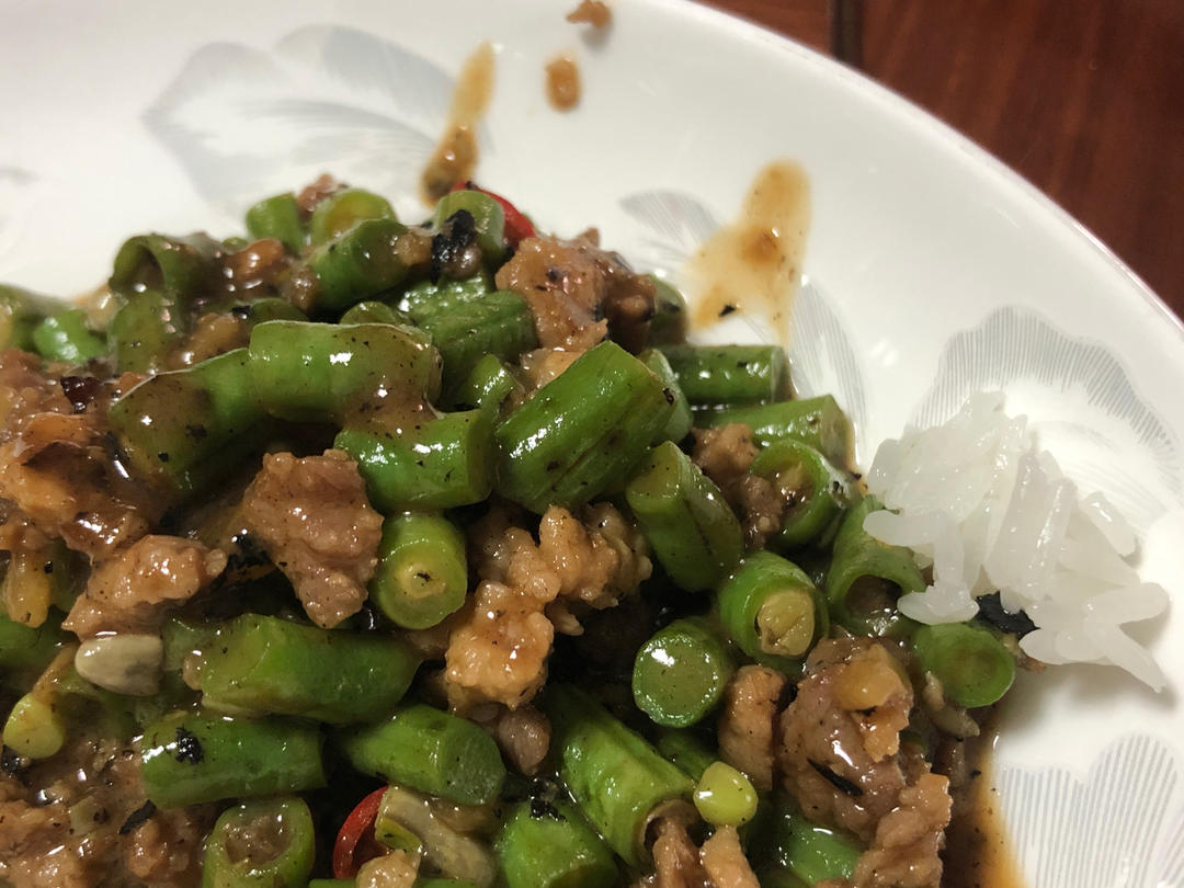 超简单的下饭菜🔥肉末豆角，好吃到流泪