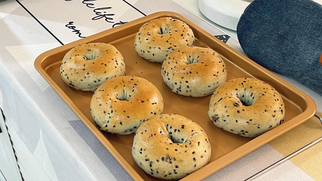 养生黑芝麻贝果🥯 低糖油越嚼越香，早餐无负担~