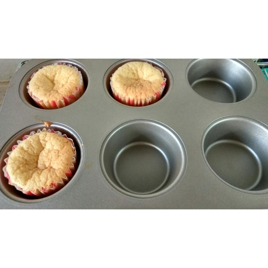 乳酪戚风小蛋糕