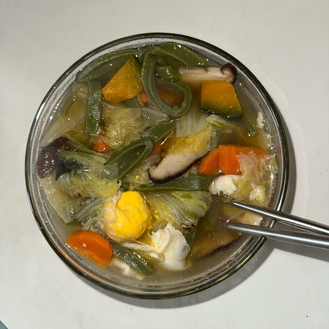 超级暖胃野菜汤面条