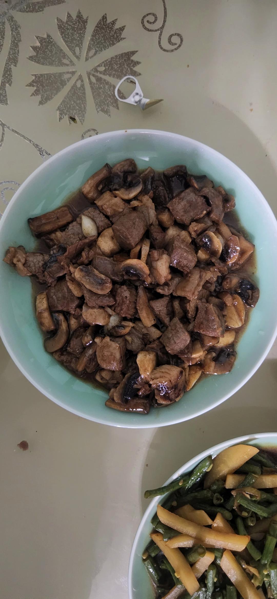 蒜香口菇牛肉粒