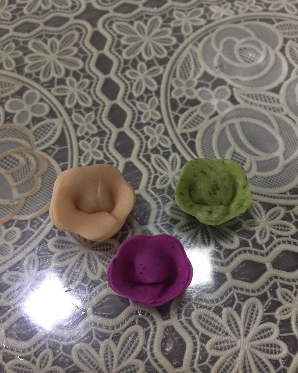 彩色花朵小馄饨