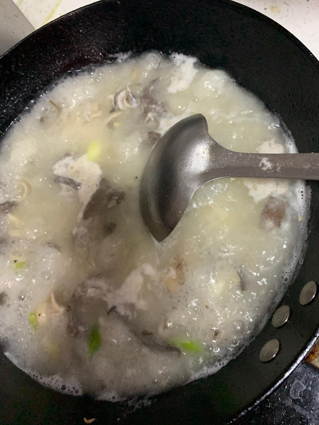 奶白奶白的羊杂汤