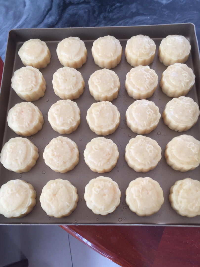 超虐的半岛酒店奶黄月饼（赖子自留帖）