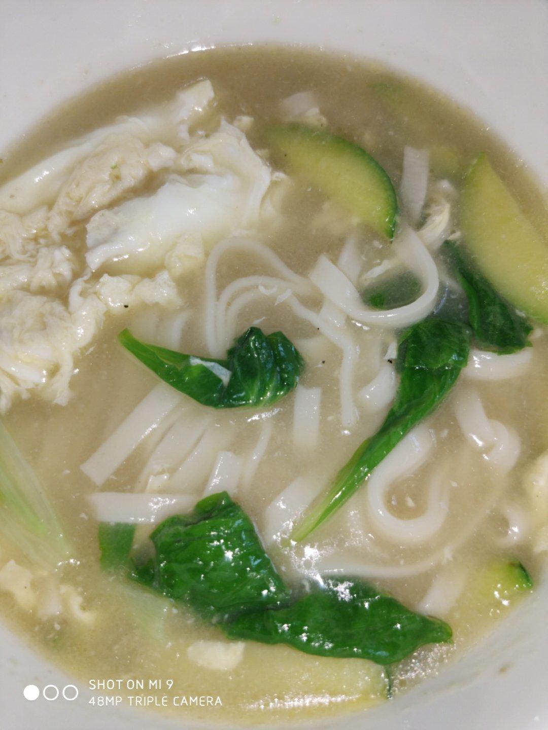 菌汤面条 看得见的香菇 尝得到的鲜美 这才是真正的菌汤