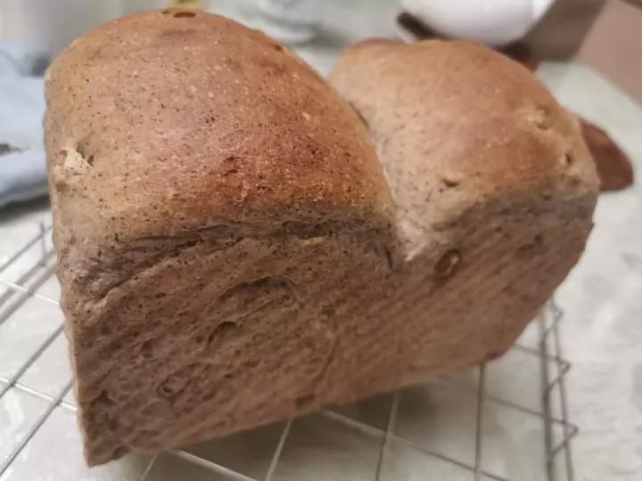 养生黑芝麻核桃吐司