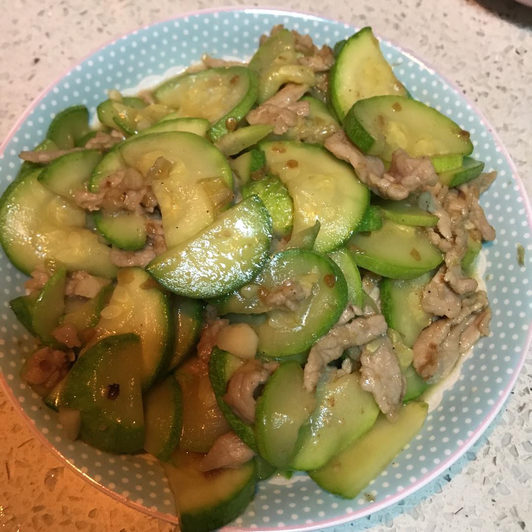 西葫芦炒肉片