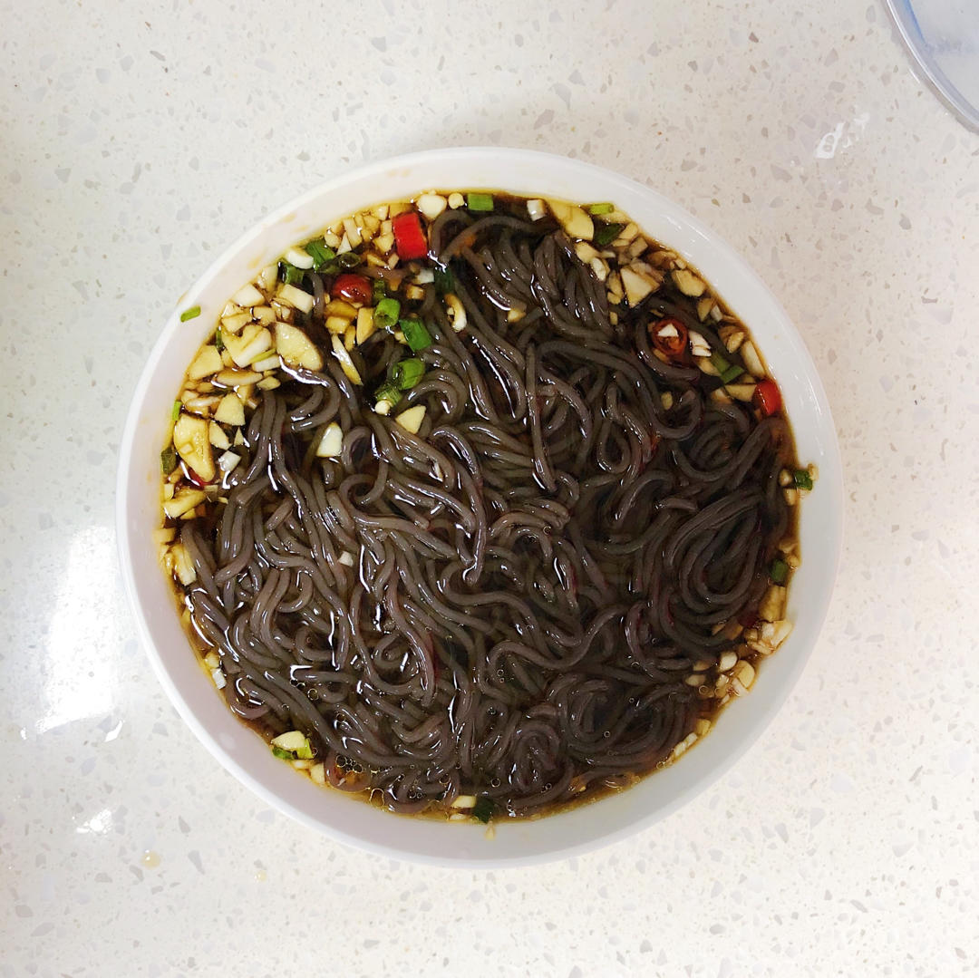 凉拌蕨根粉
