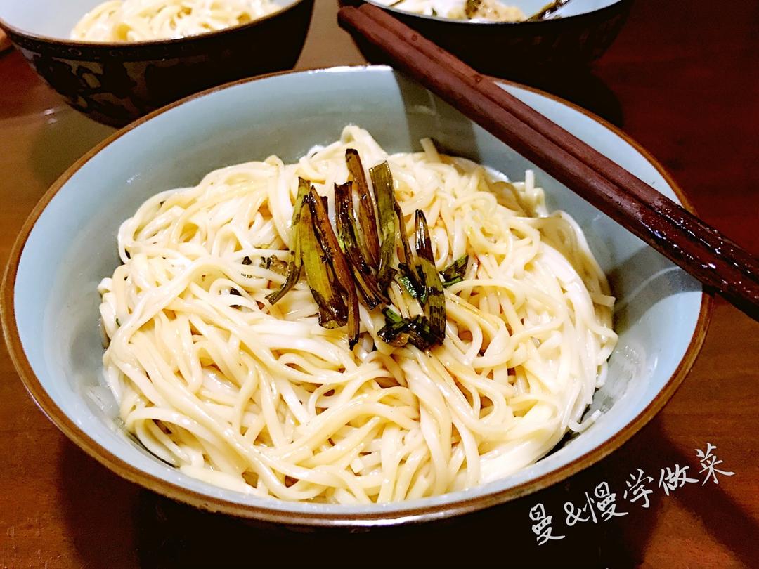 简单好吃的葱油面
