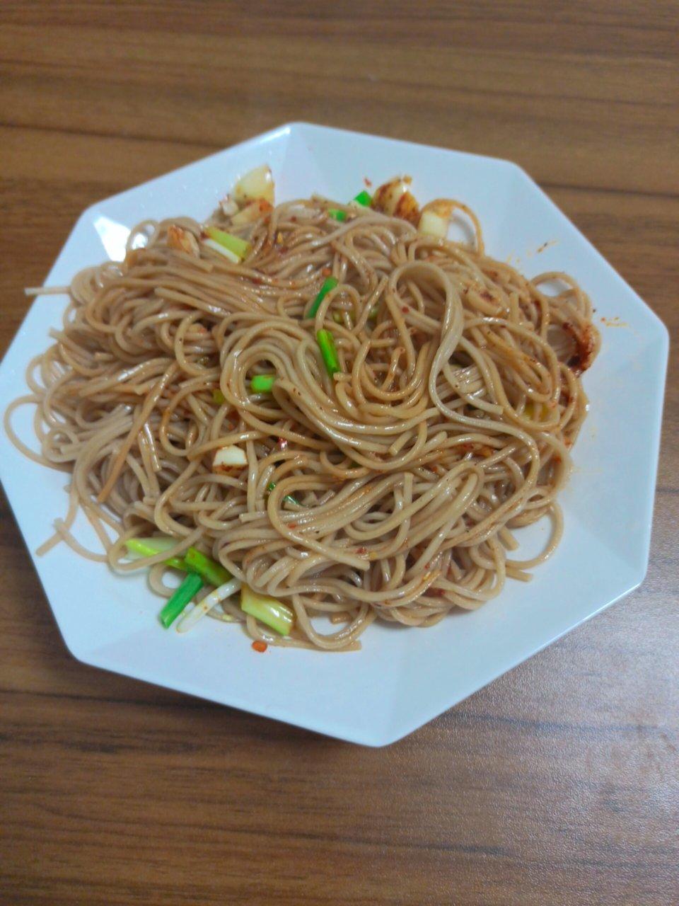 青海特色美食之门源青稞钢丝面