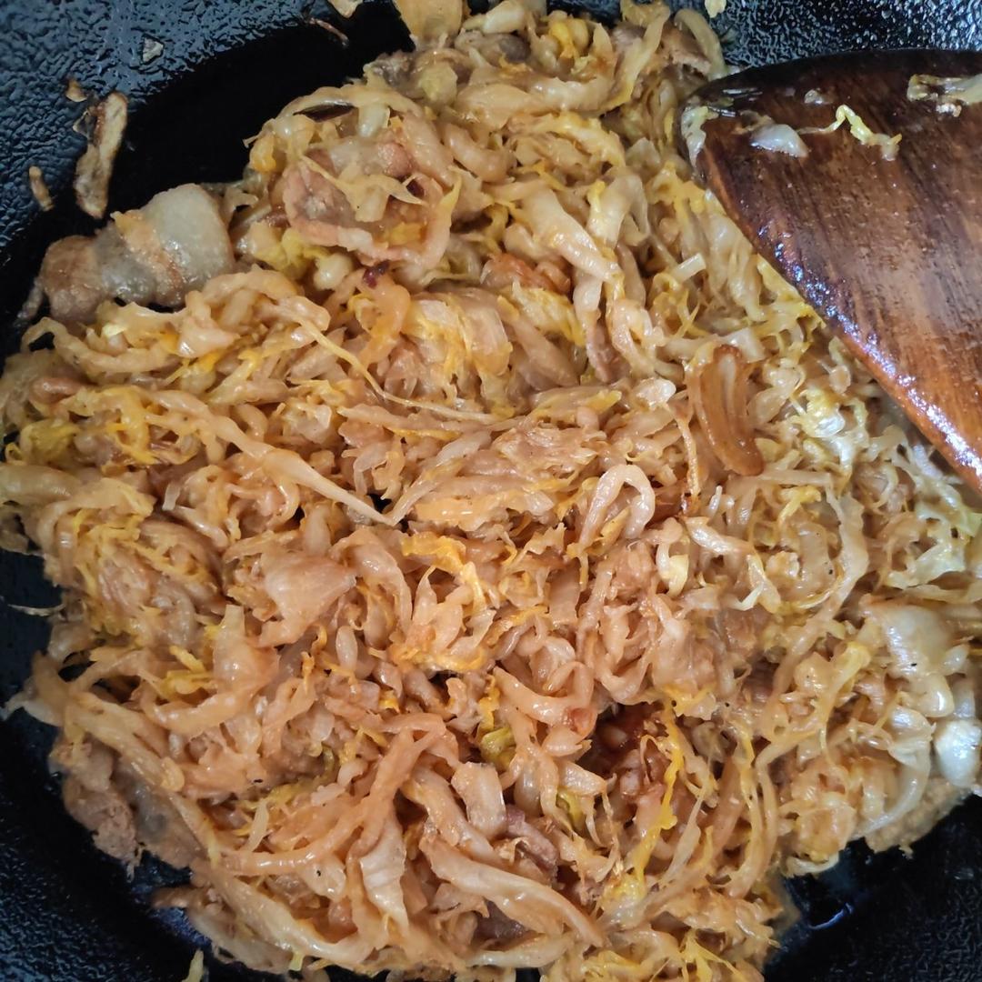 五花肉炒酸菜(东北酸菜)