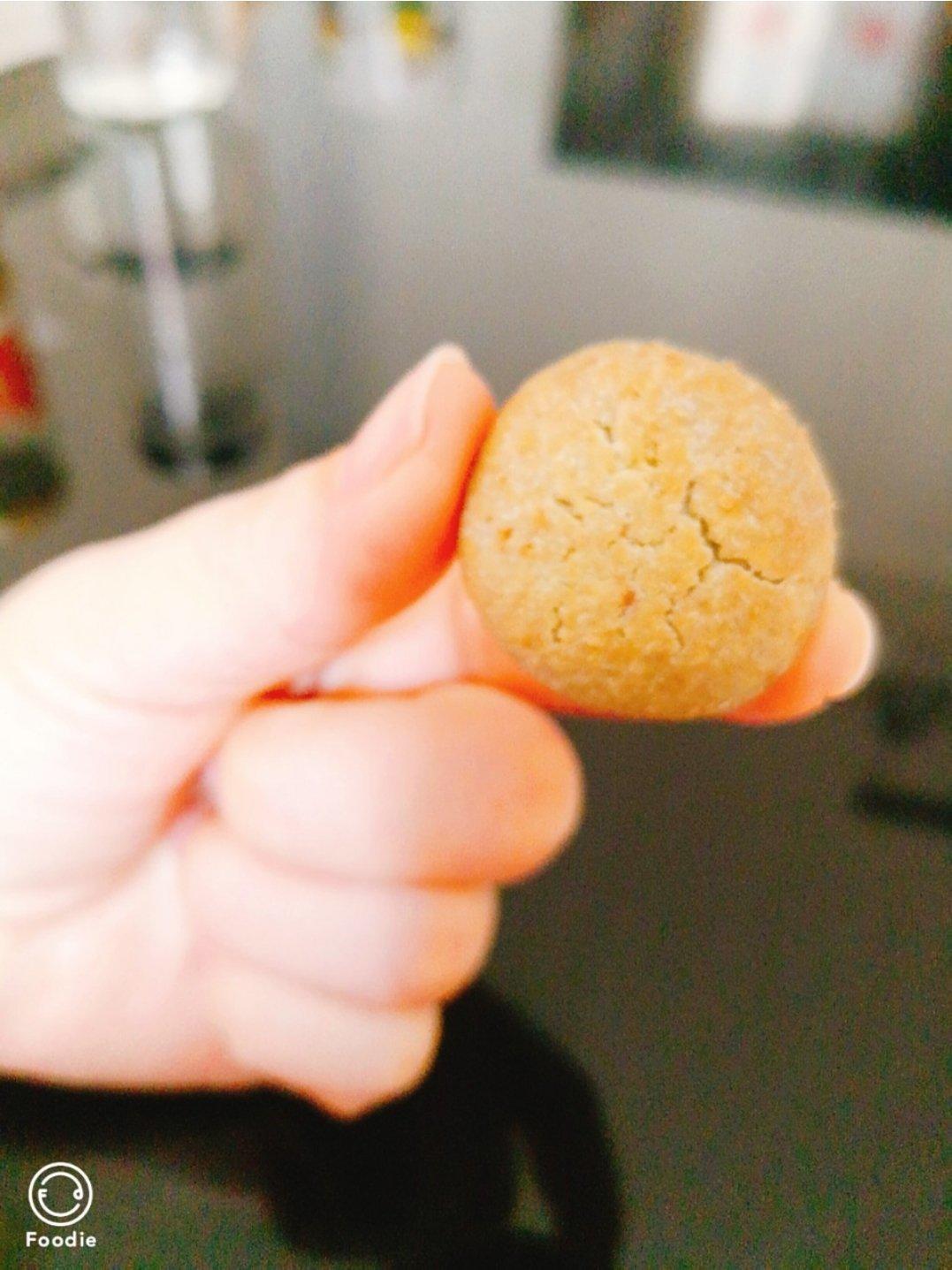 小岛老师法式莎布雷酥球（比黄油曲奇好吃百倍）
这是一款人气非常高的点心！抹茶味道更为大家喜欢！酥脆中带着抹茶的清香！