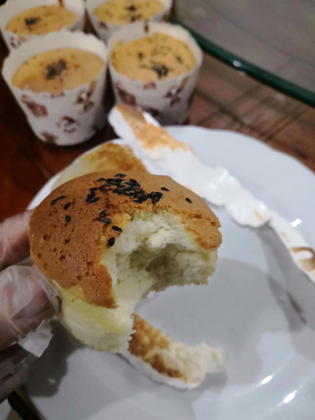 非常简单的老式蜂蜜蛋糕