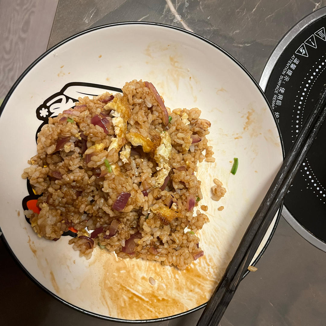 好吃到舔盘的酱油炒饭！