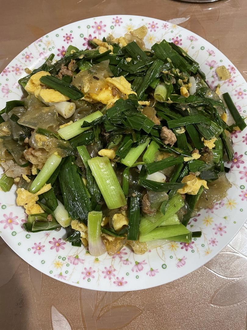 五花肉炒红薯粉皮