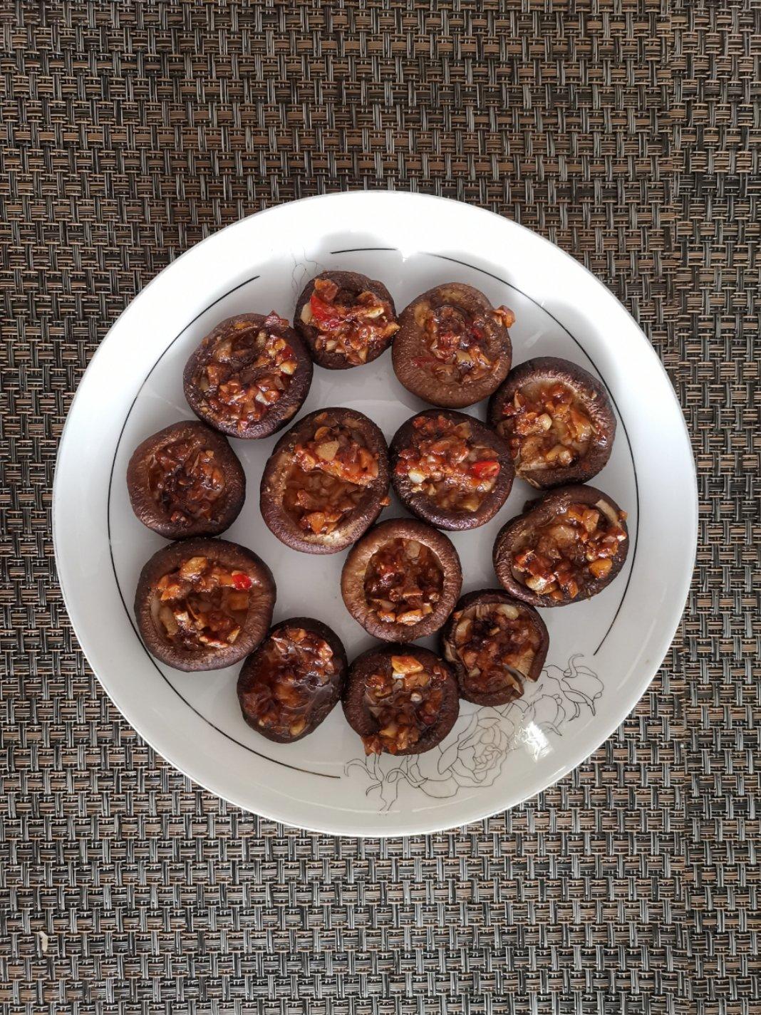 【蒜蓉烤香菇】