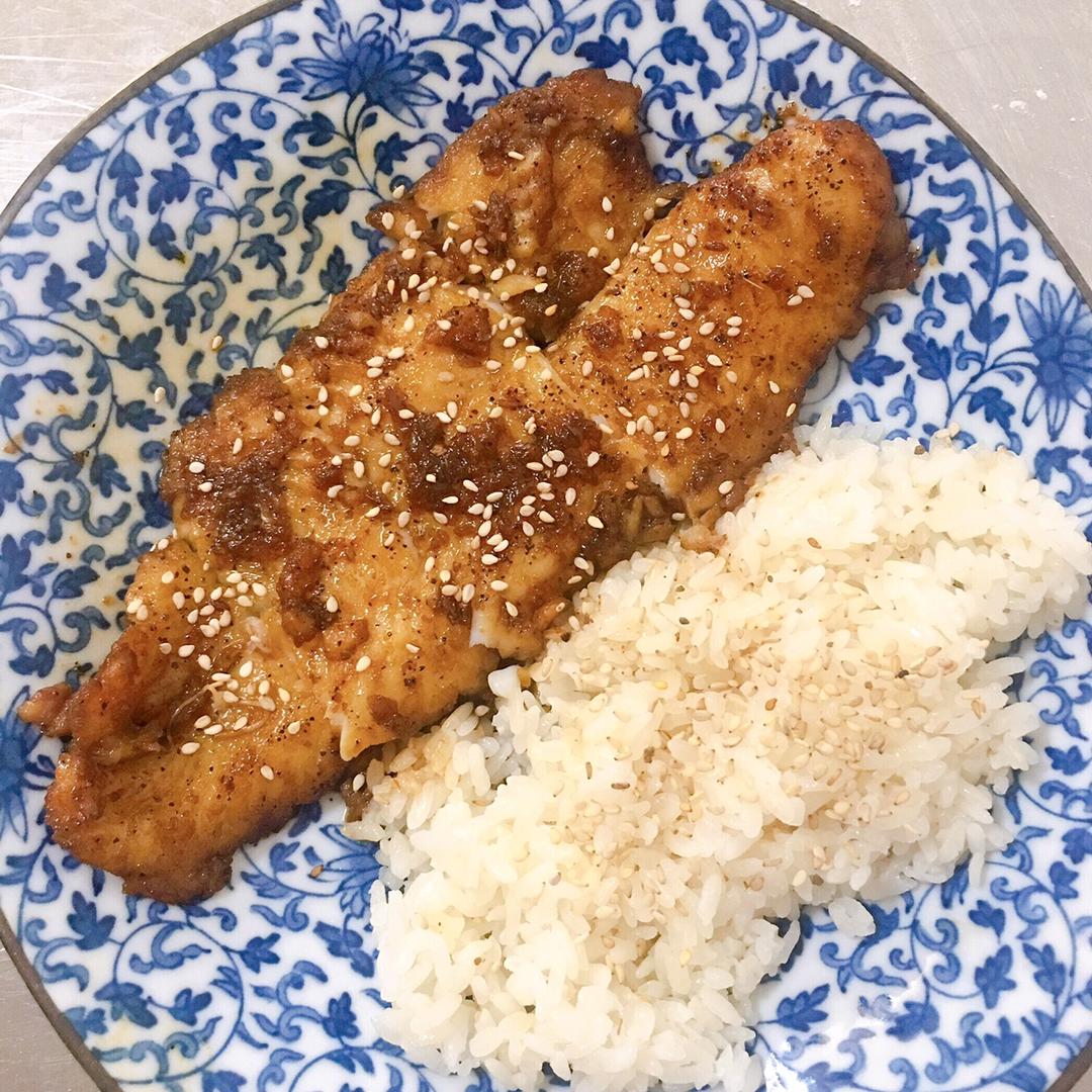 蜜汁巴沙鱼盖饭