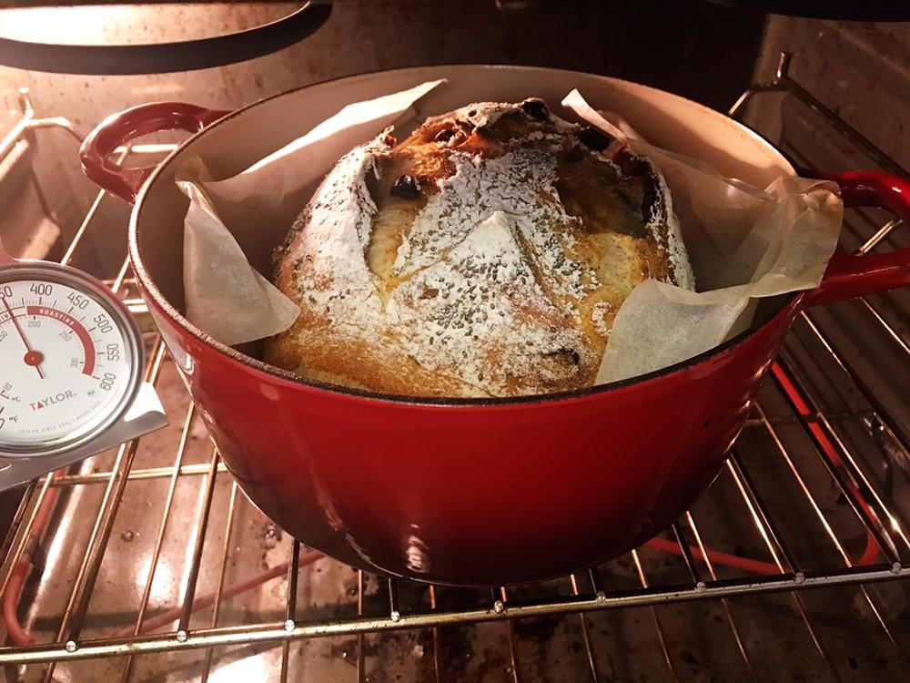 全麦山核桃橄榄欧包-Staub珐琅铸铁锅