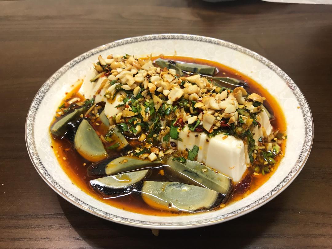 皮蛋豆腐的做法