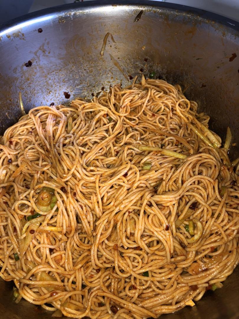 好吃到宇宙爆炸的外婆凉面