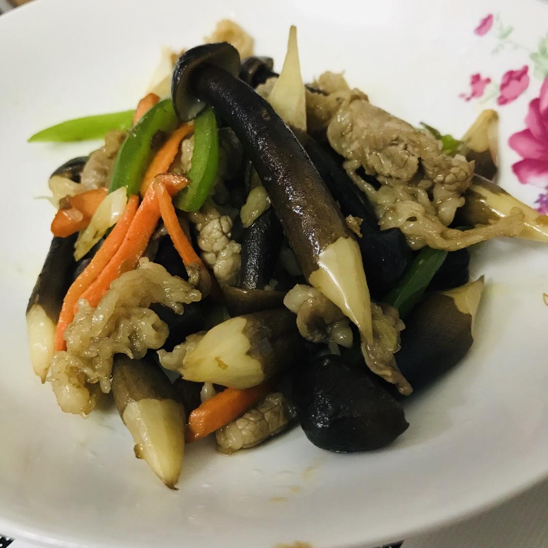 有家鲜厨房：蚝油秋葵黑皮鸡枞菌