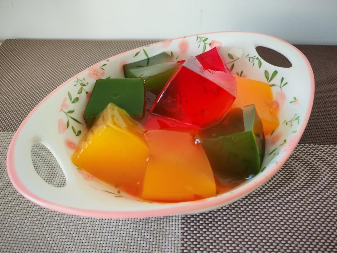 免烤箱‼️多巴胺调色盘奶冻，奶香丝滑，有手就会