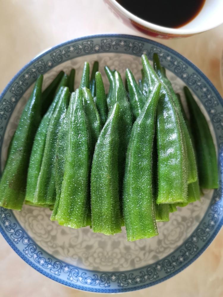 白灼秋葵的做法
