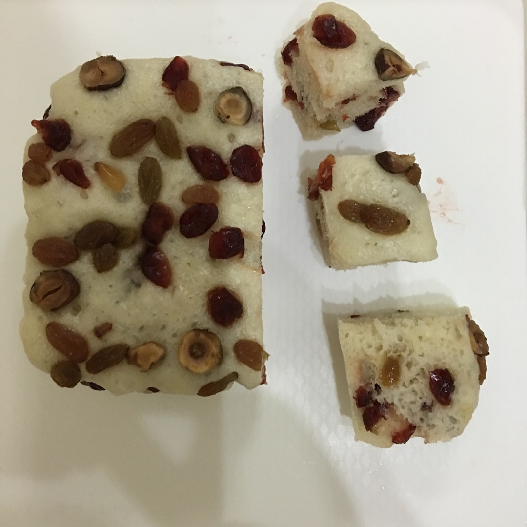 不用揉面，简单易做的——蔓越莓发糕