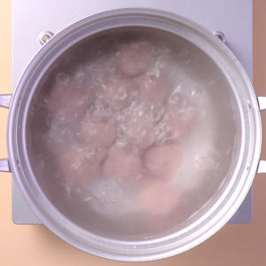 萝卜豆腐肉丸汤的做法 步骤3