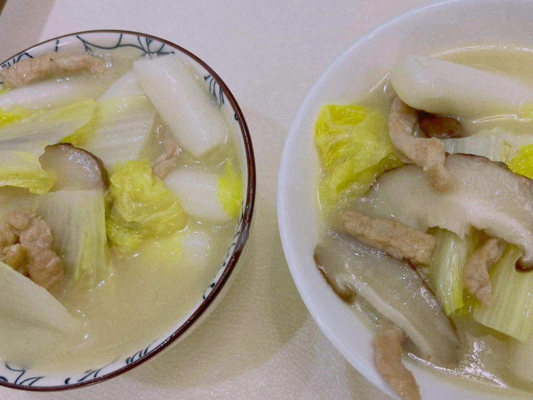 【白菜肉丝年糕汤】