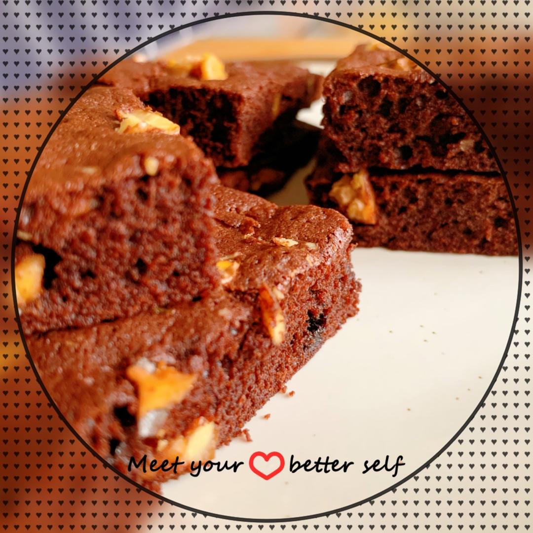 香味浓郁的巧克力布朗尼蛋糕