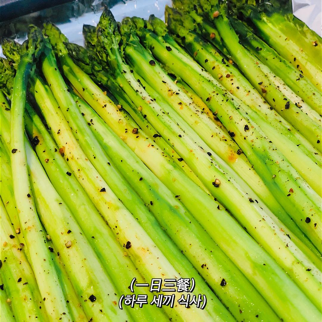 嫩烤芦笋三文鱼