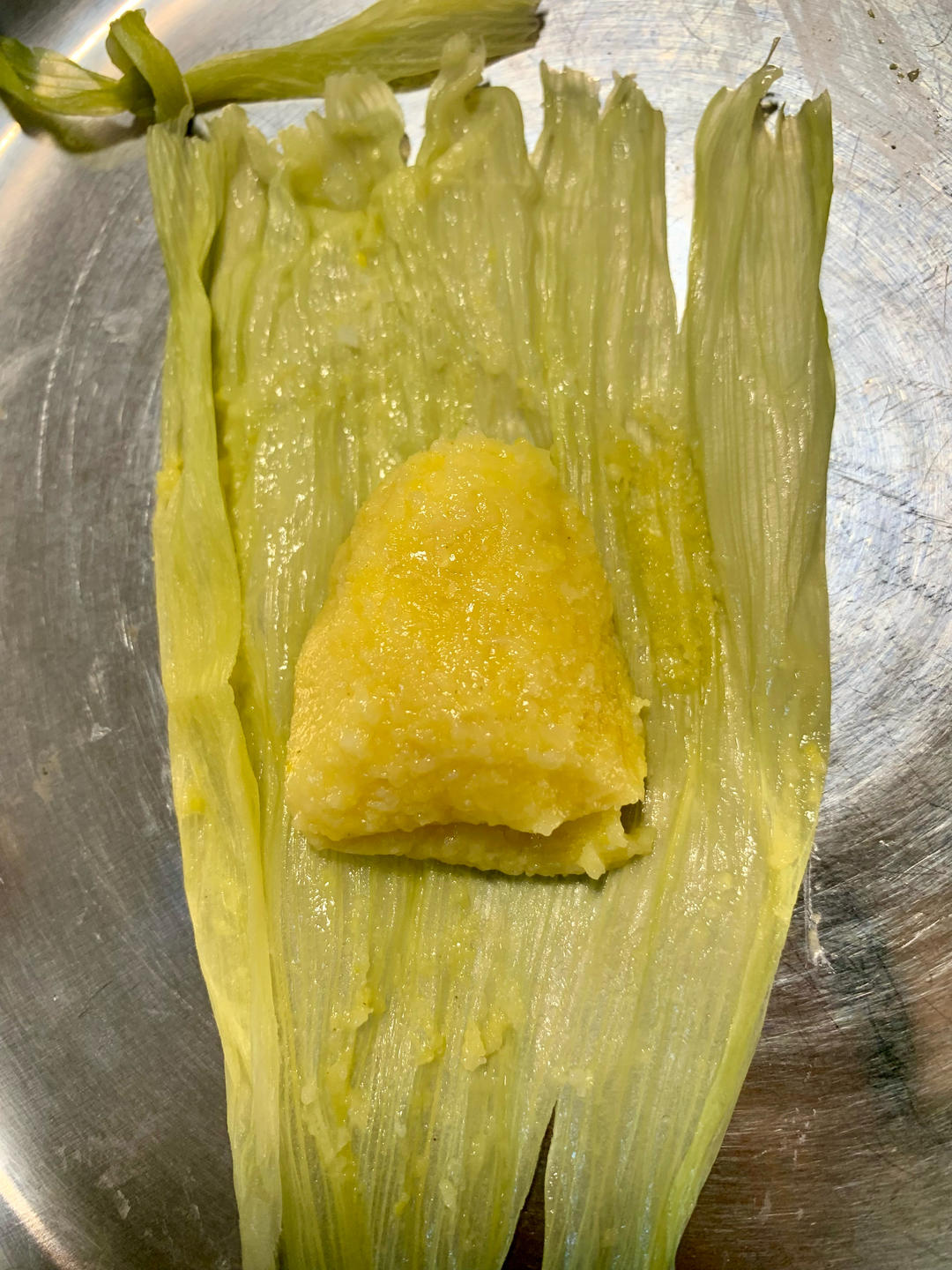 今天才知道，原来用玉米就可以包粽子，连粽叶都不用买了，真实用