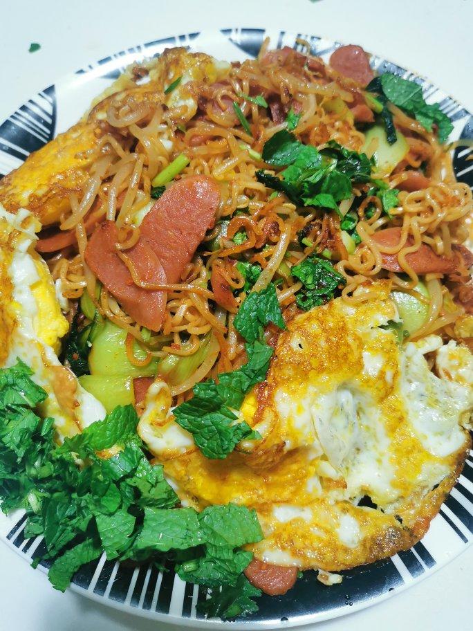 赵超做的路边摊风味炒方便面