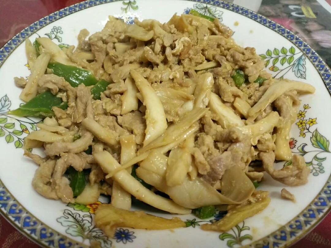 手撕杏鲍菇炒肉