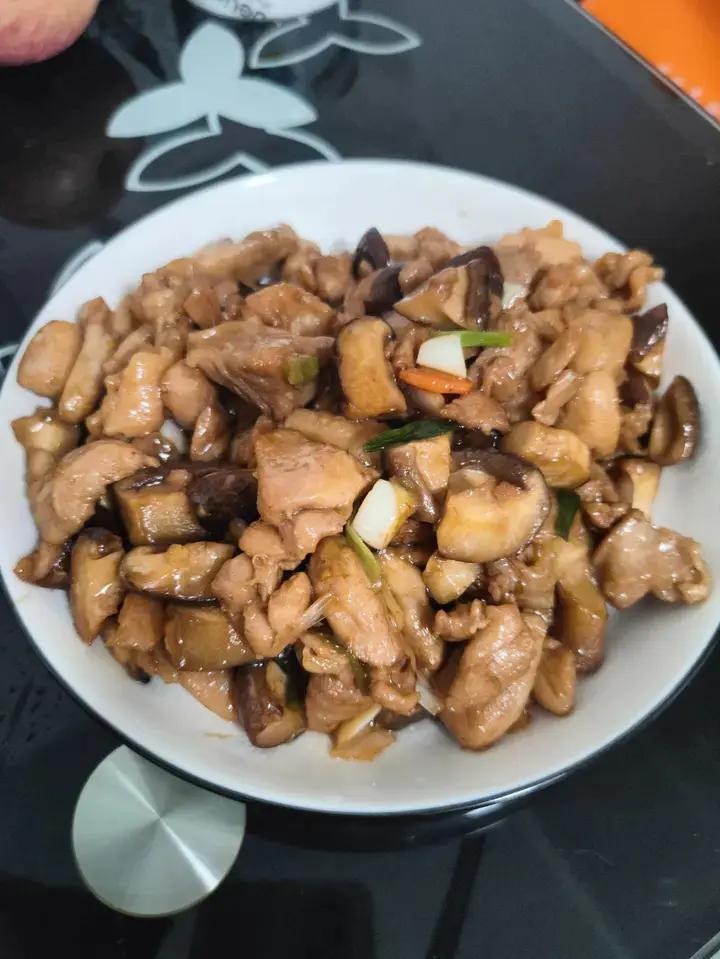 低脂低卡‼️ 家常菜‼️香菇滑鸡‼️好吃到停不下来