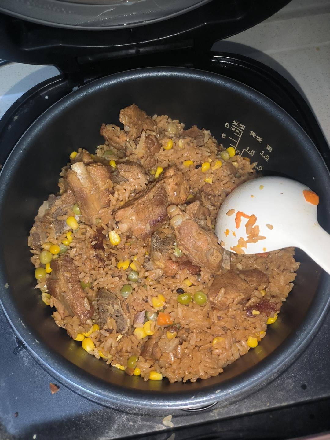 超简单的真香排骨焖饭！馋哭隔壁家小孩儿😋