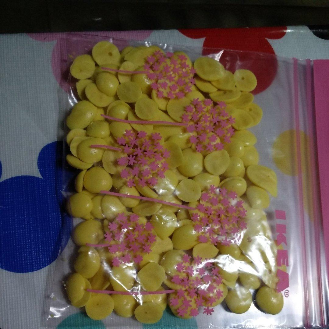 入口即化的无添加蛋黄溶豆