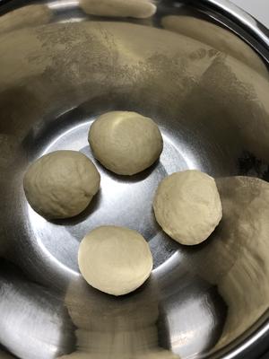 外酥里嫩的豆沙面包卷的做法 步骤15