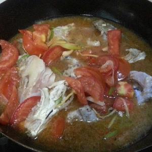 番茄鱼头汤的做法 步骤5