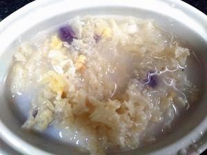 紫薯牛奶银耳汤的做法 步骤3
