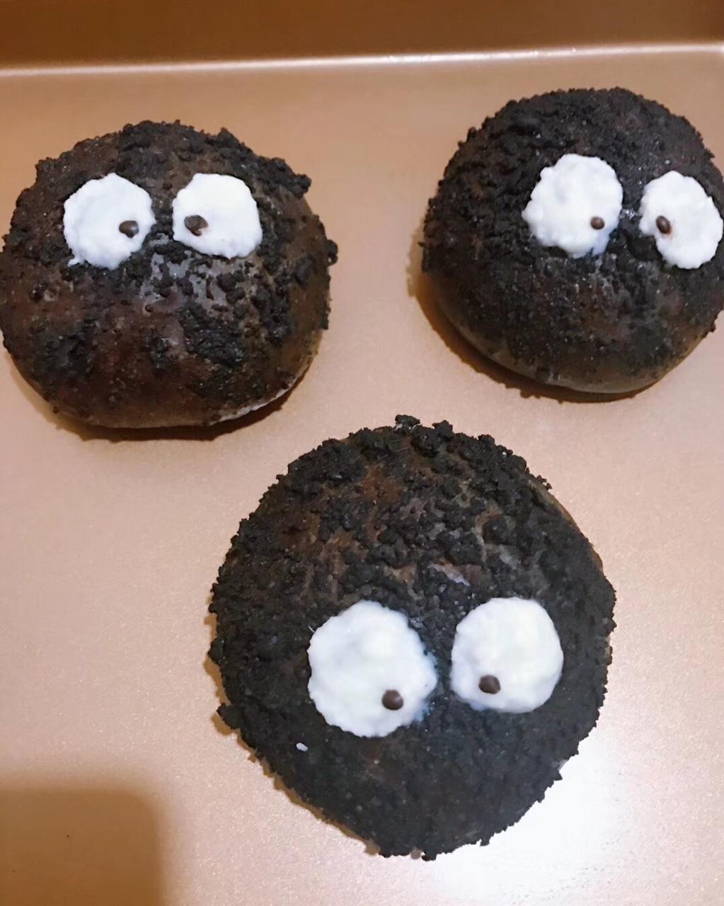 静iar0做的黑眼豆豆面包